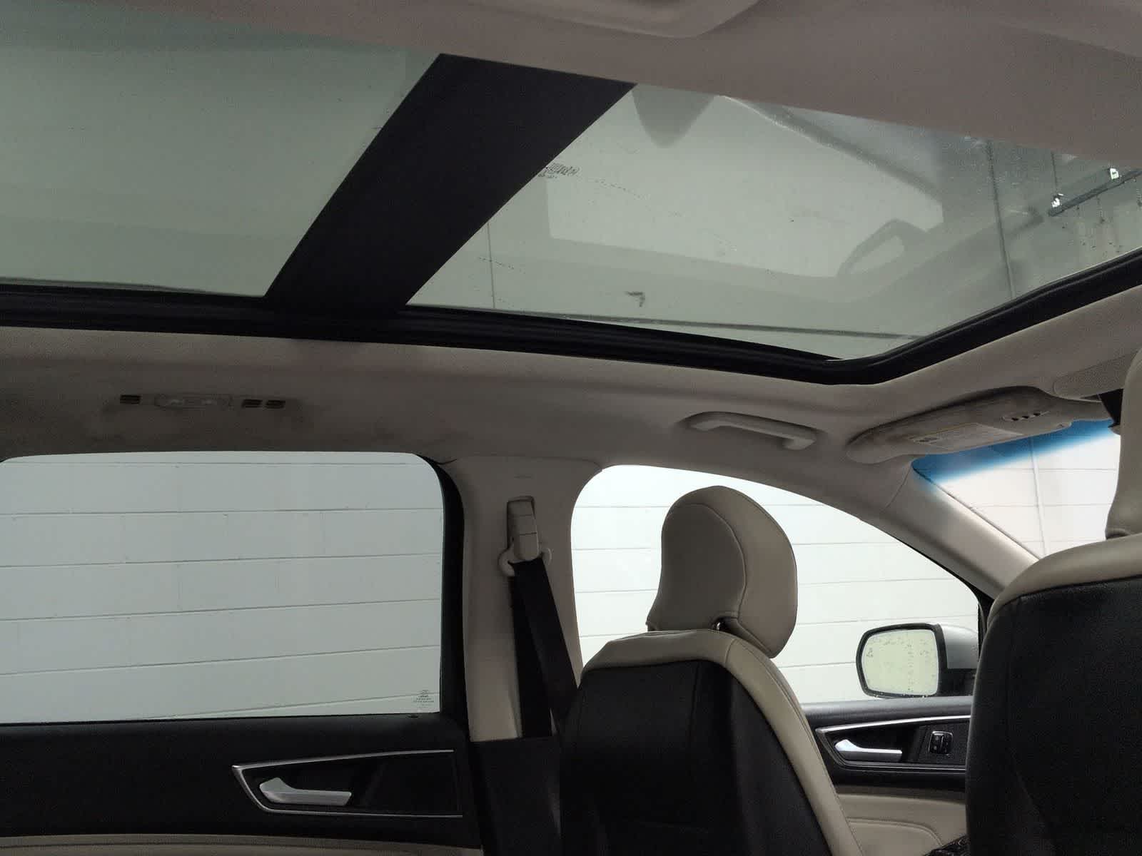 Thumbnail: 2017 Ford Edge - 22