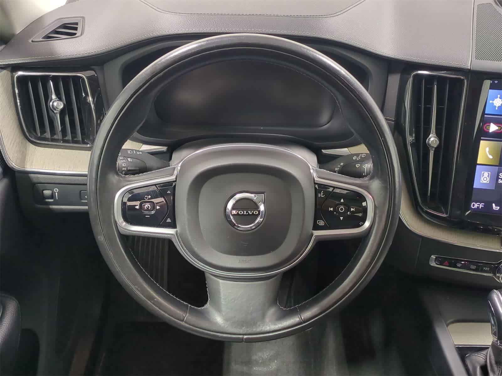 Thumbnail: 2018 Volvo XC60 - 23