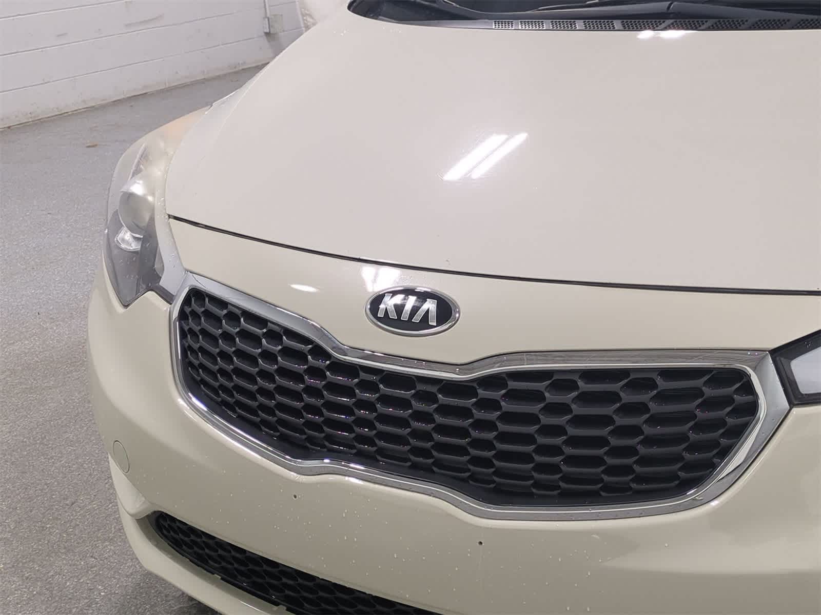 Thumbnail: 2015 Kia Forte - 12