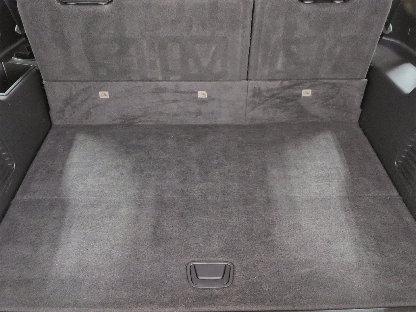 Thumbnail: 2018 Chevrolet Suburban - 37