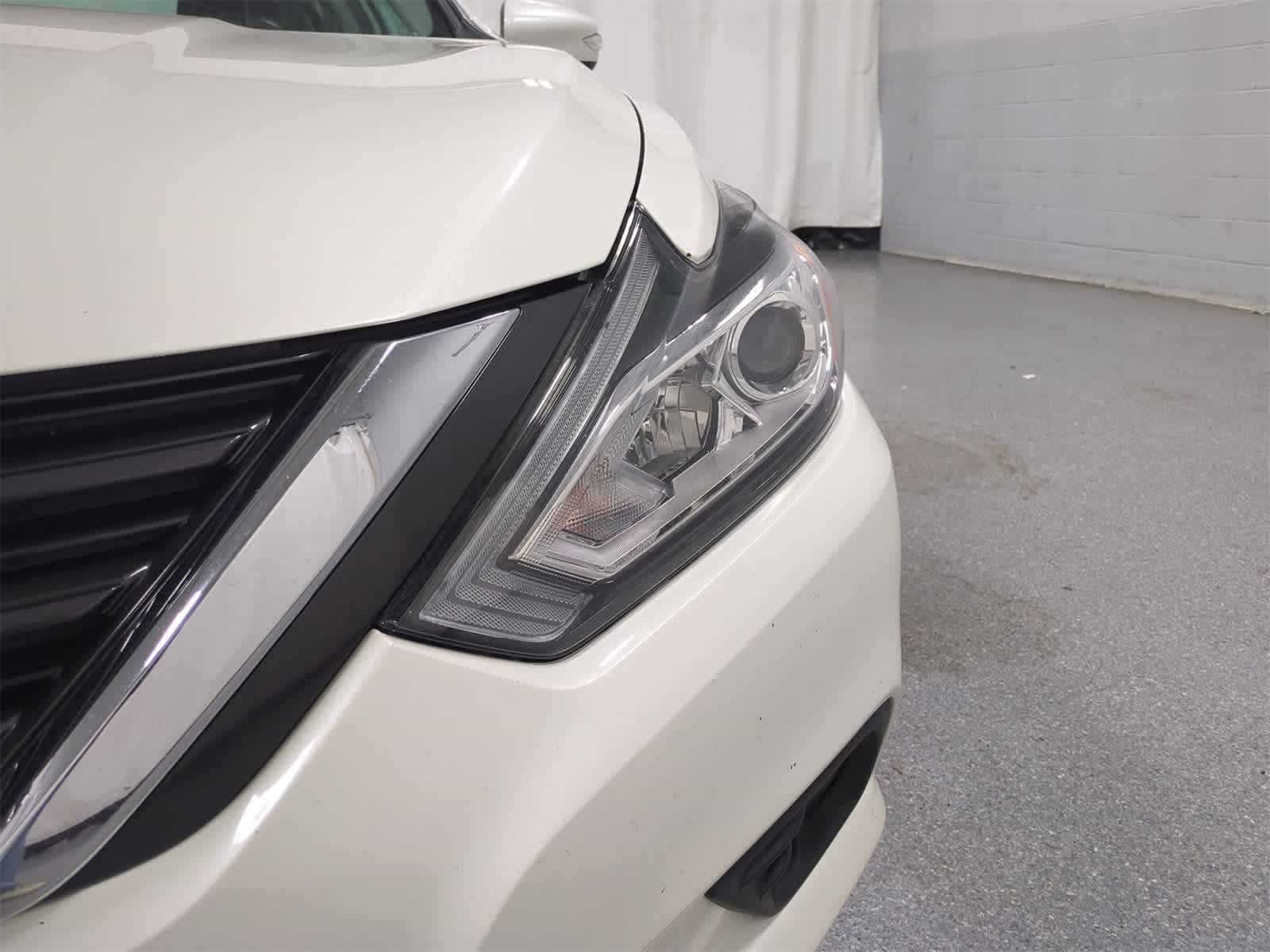 Thumbnail: 2016 Nissan Altima - 11