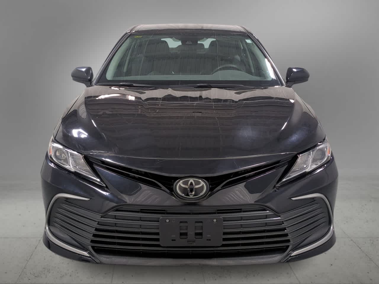 2021 Toyota Camry LE photo 3