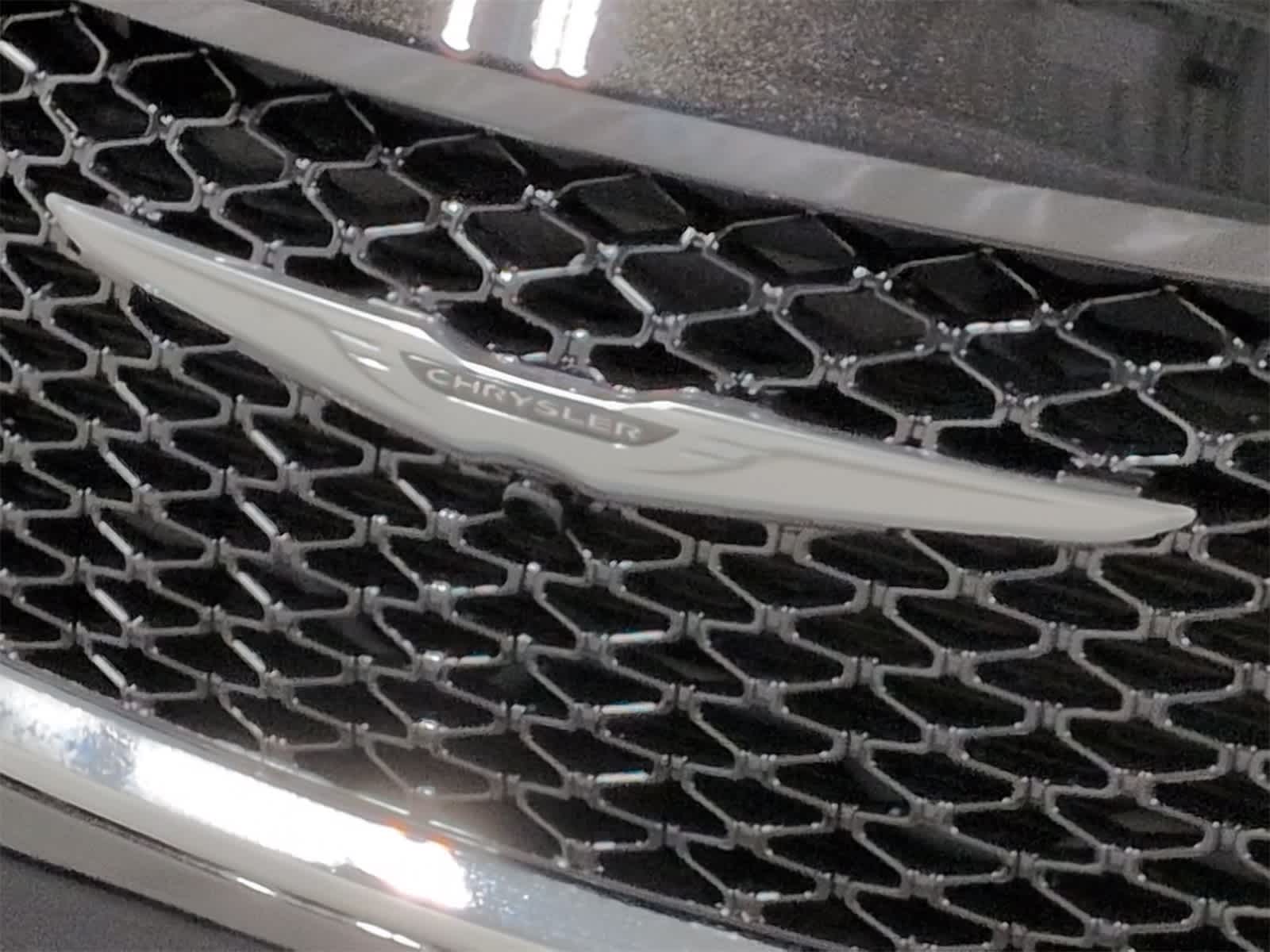 Thumbnail: 2025 Chrysler Pacifica - 12