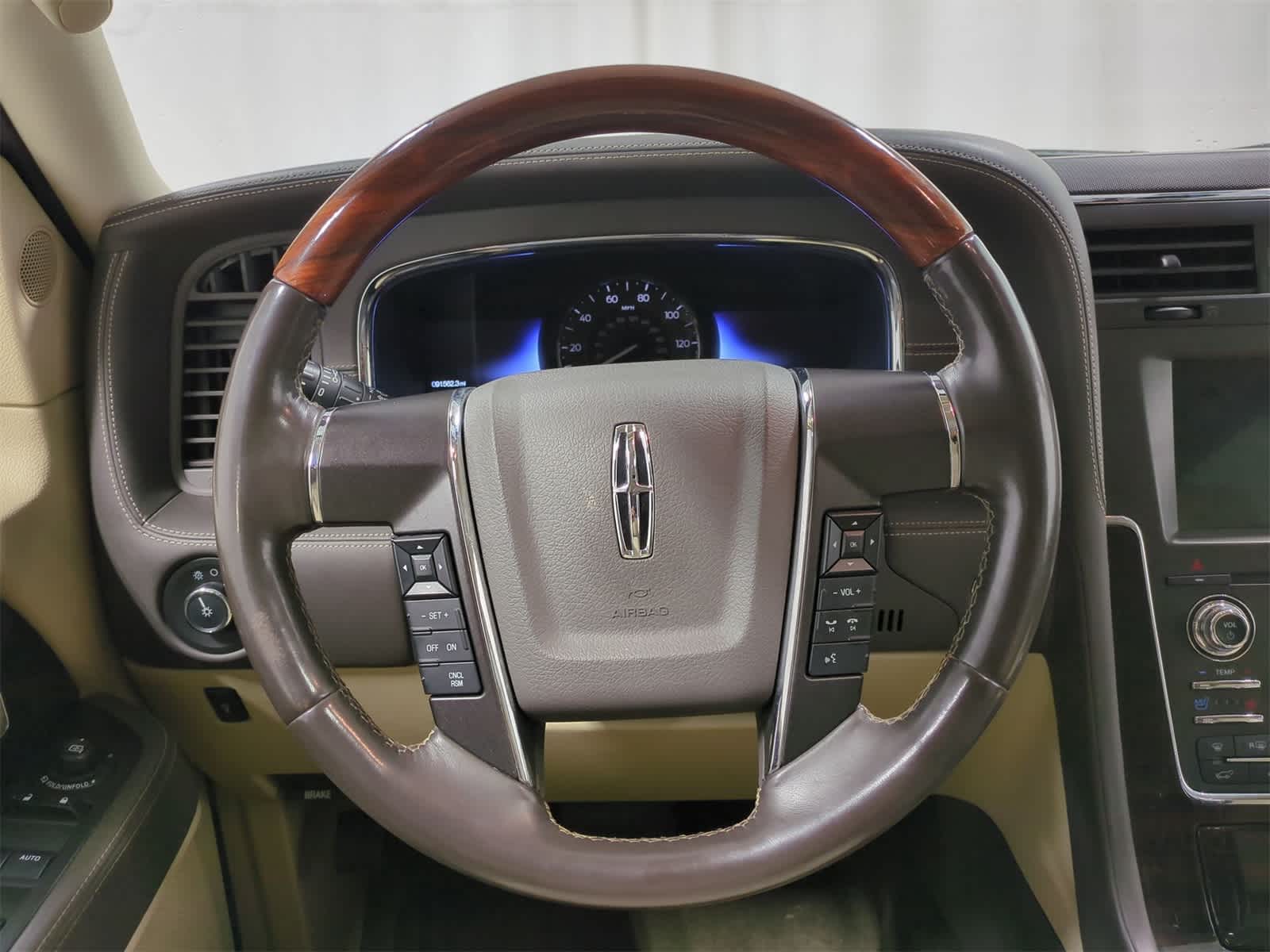 Thumbnail: 2017 Lincoln Navigator - 25