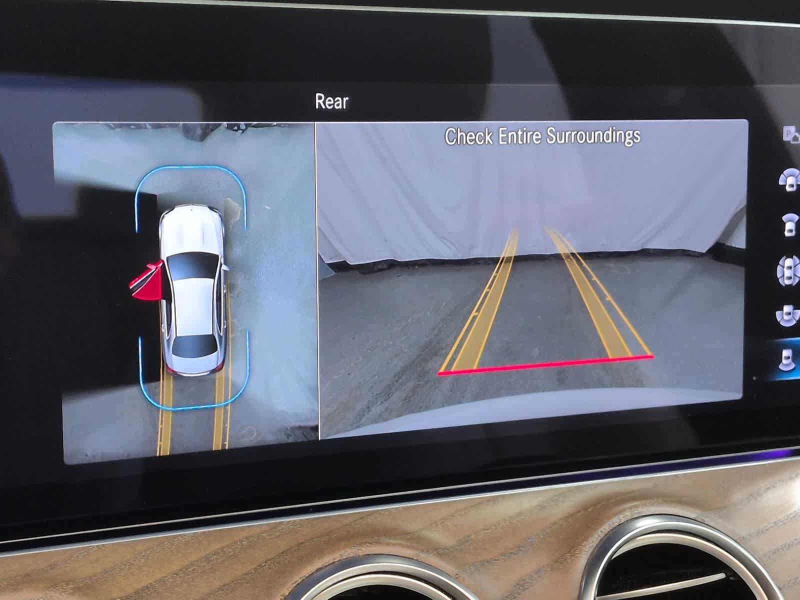 Thumbnail: 2021 Mercedes-Benz E-Class - 32