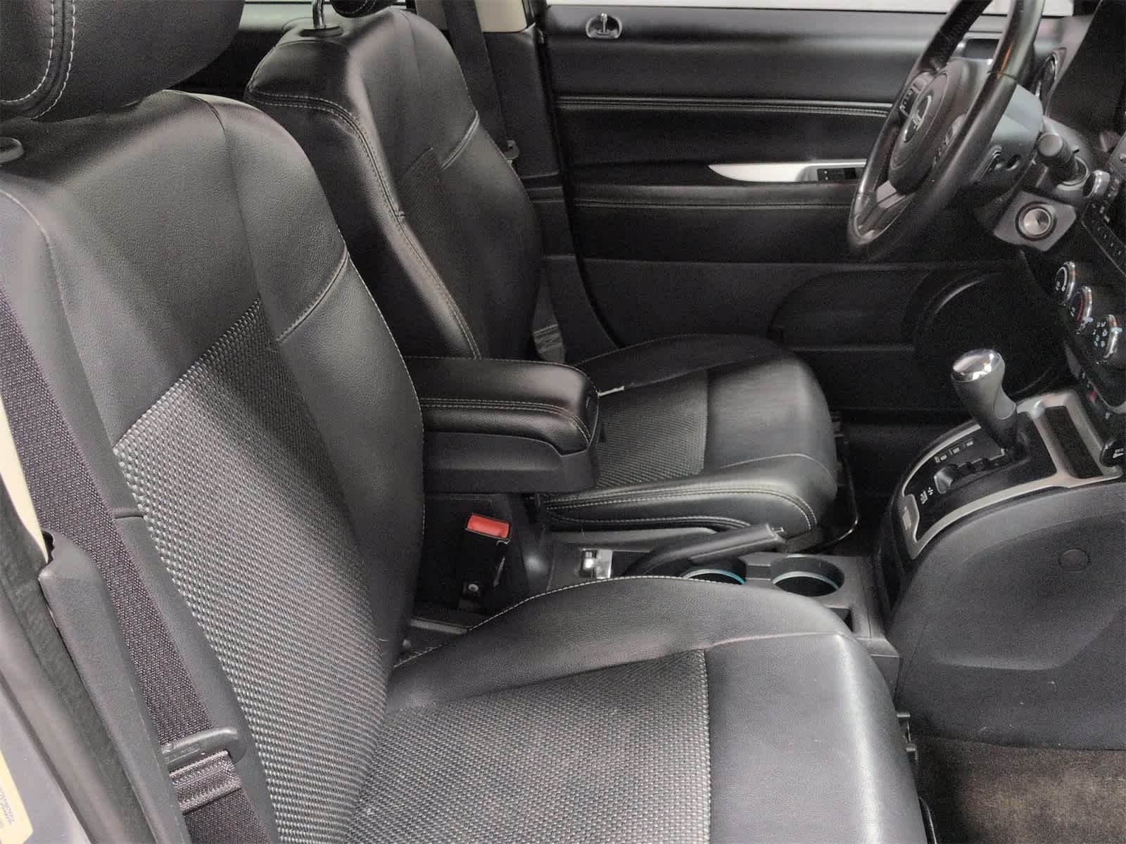 Thumbnail: 2014 Jeep Compass - 14