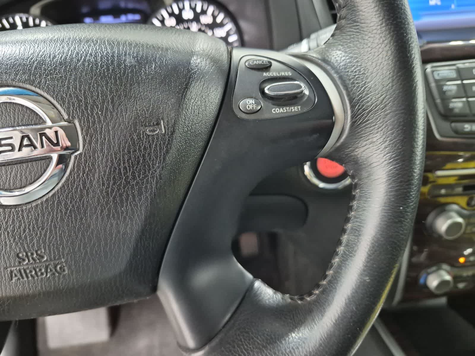 Thumbnail: 2015 Nissan Pathfinder - 31