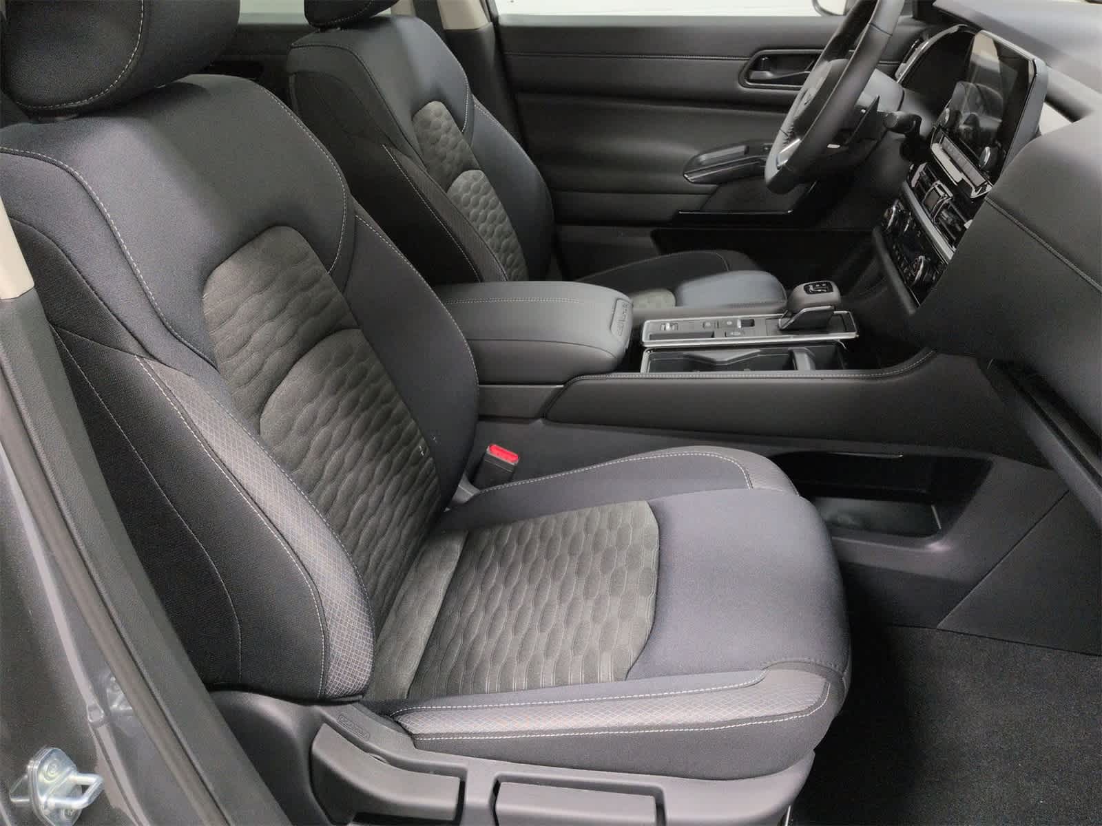 Thumbnail: 2025 Nissan Pathfinder - 15