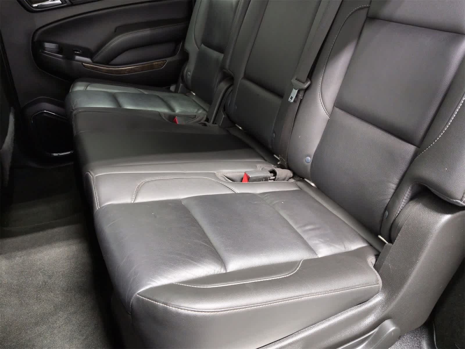 Thumbnail: 2018 Chevrolet Suburban - 21