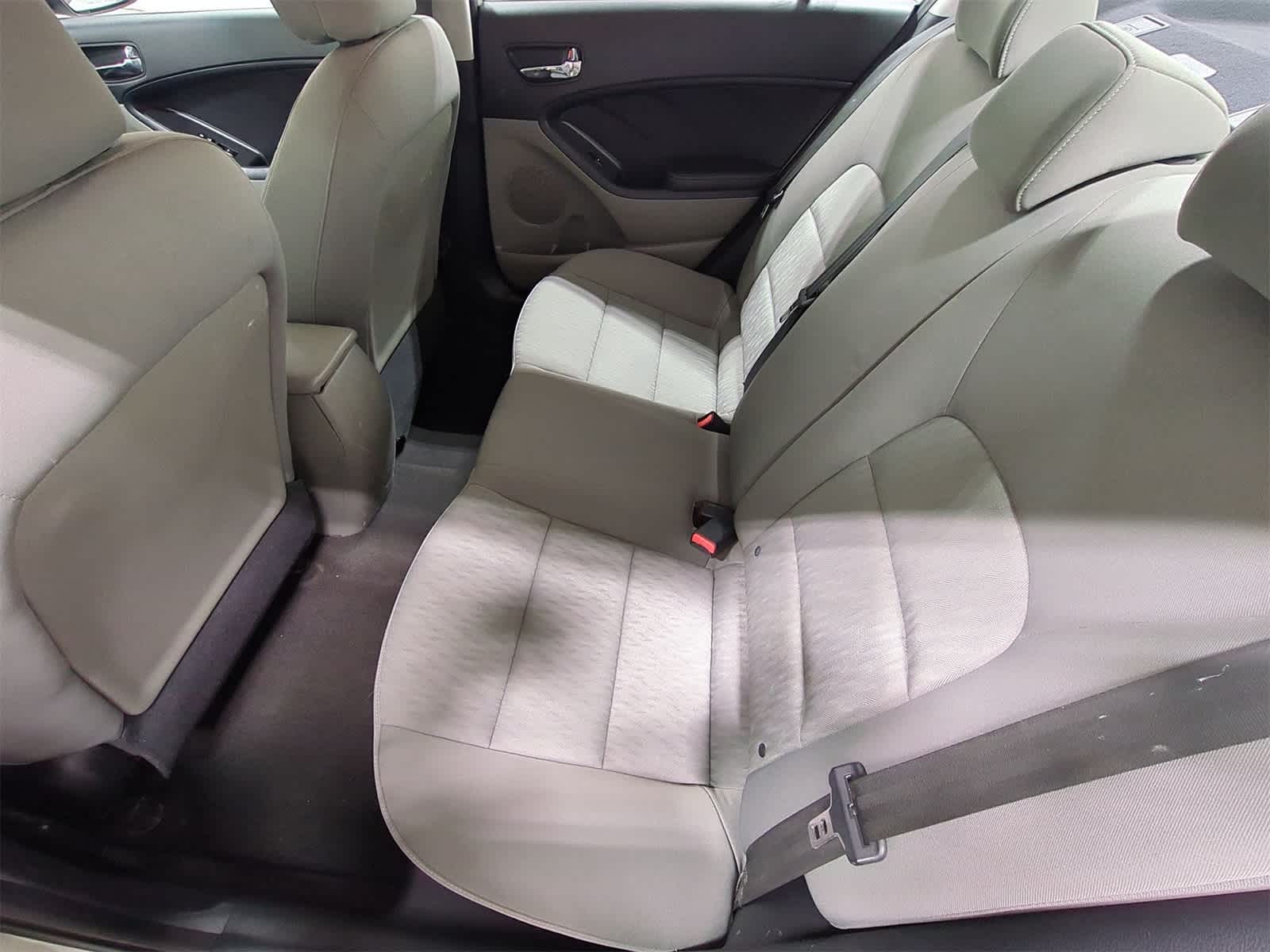 Thumbnail: 2015 Kia Forte - 19