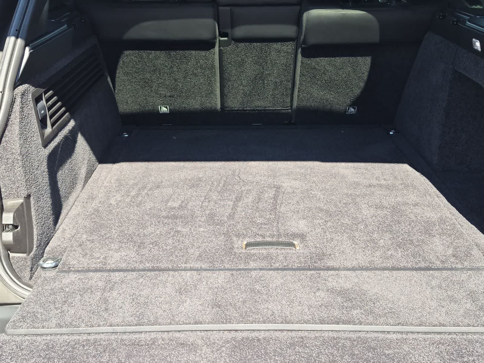 Thumbnail: 2018 Land Rover Range Rover - 35