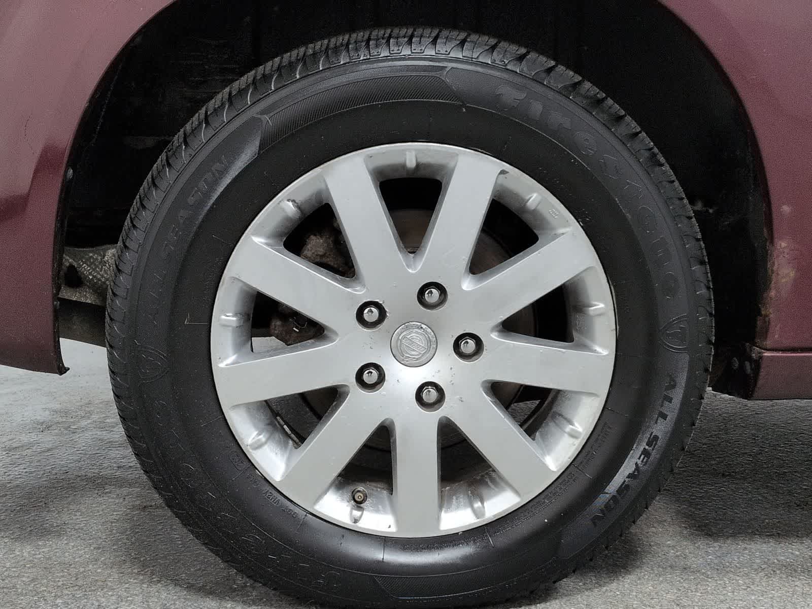 Thumbnail: 2009 Chrysler Town & Country - 14