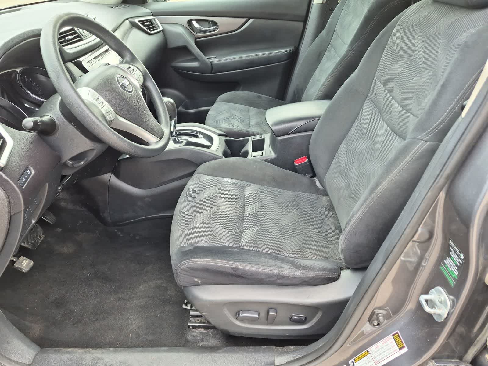 Thumbnail: 2016 Nissan Rogue - 16
