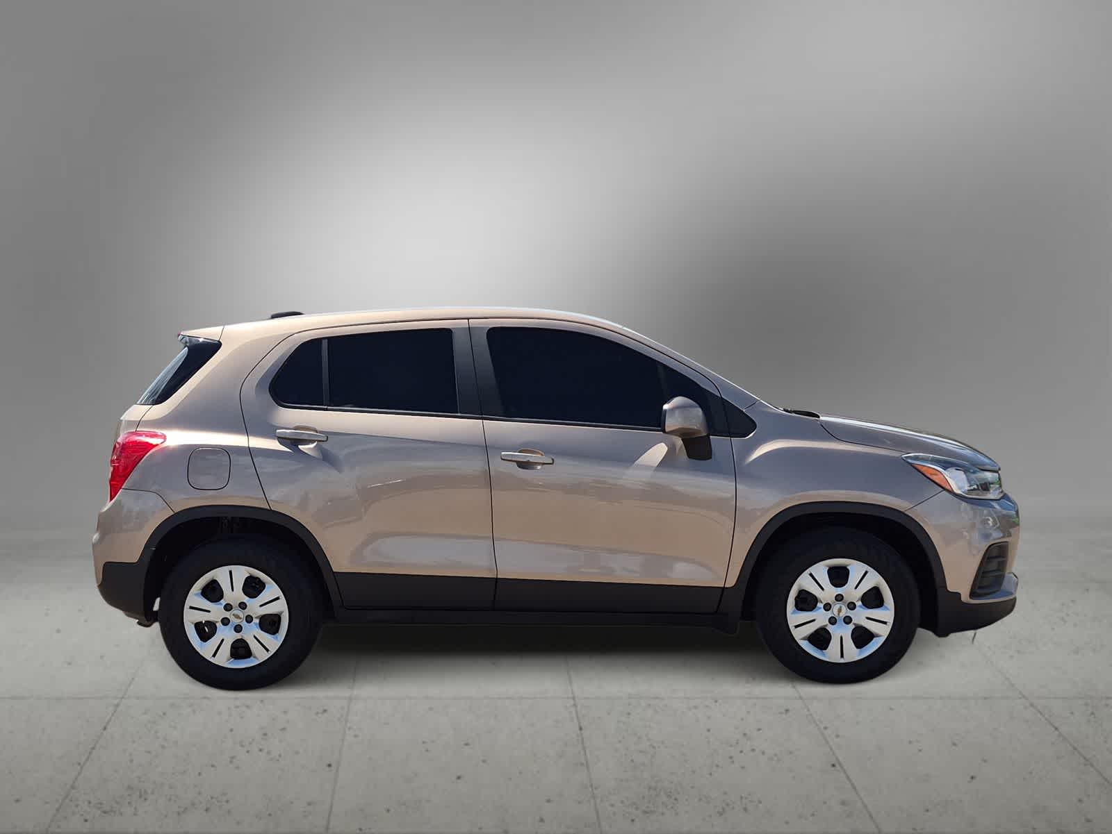 Thumbnail: 2018 Chevrolet Trax - 8
