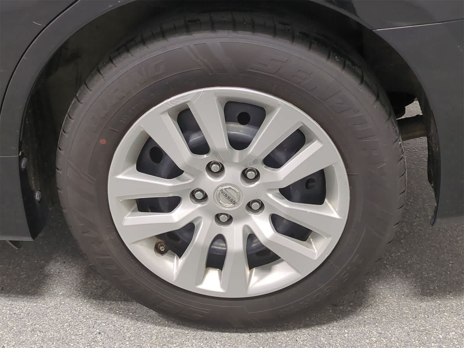 Thumbnail: 2015 Nissan Altima - 14