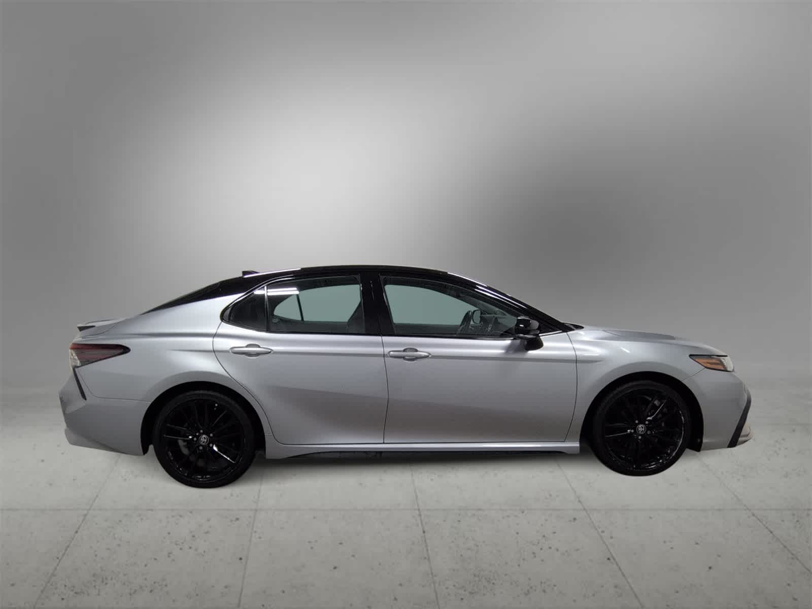 Thumbnail: 2023 Toyota Camry - 9