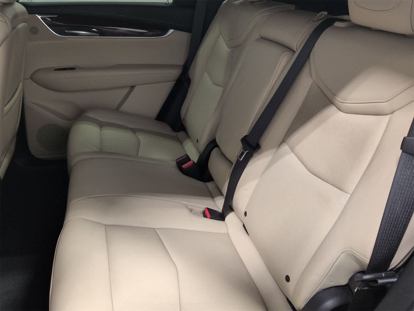 Thumbnail: 2017 Cadillac XT5 - 21