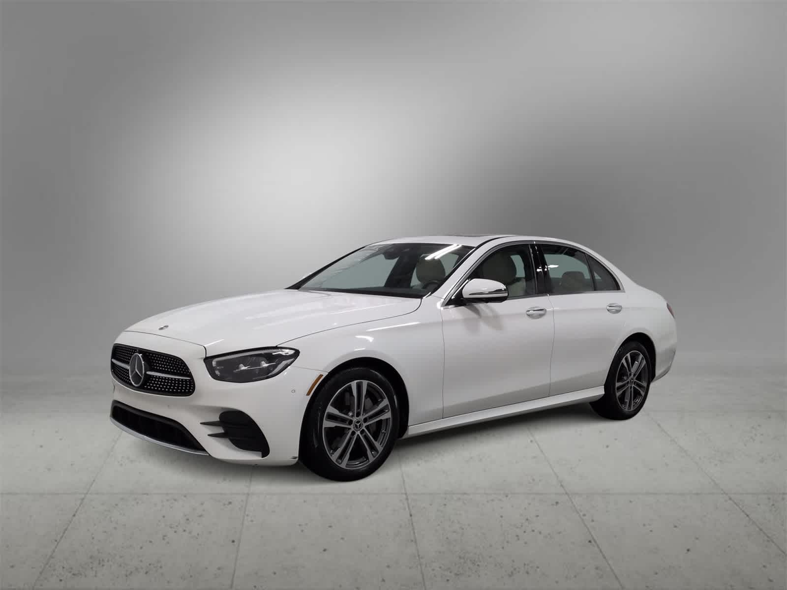 Thumbnail: 2021 Mercedes-Benz E-Class - 4
