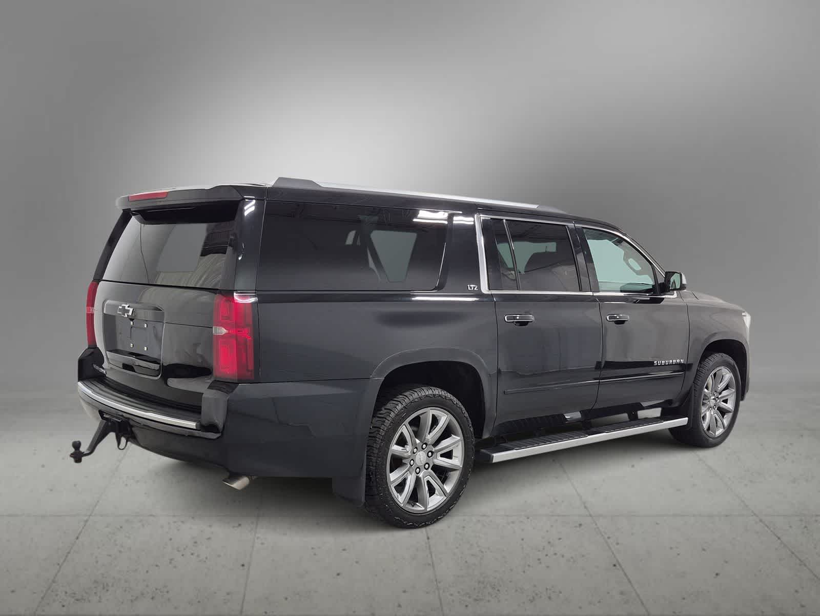 Thumbnail: 2016 Chevrolet Suburban - 7