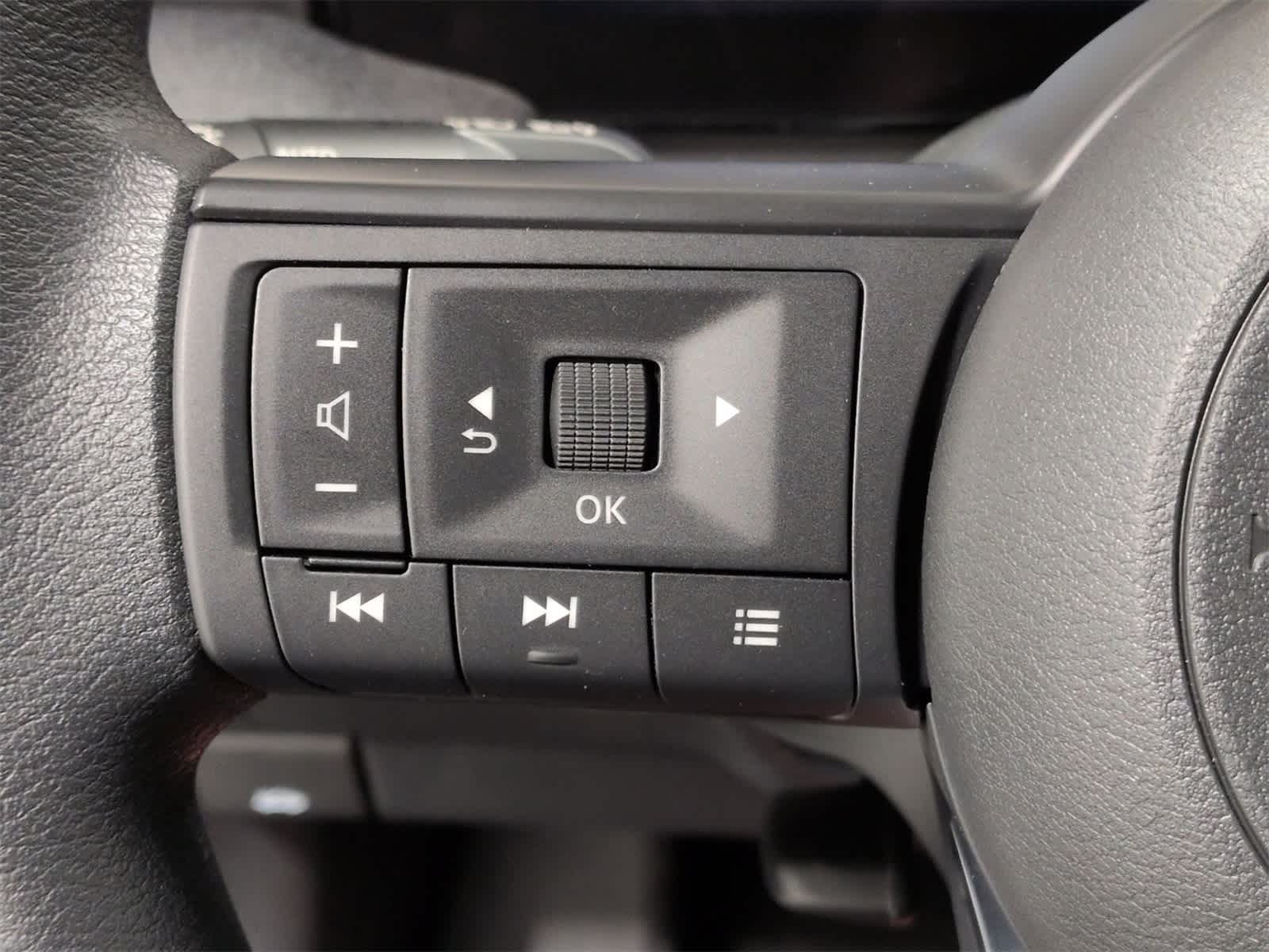 Thumbnail: 2026 Nissan Kicks - 26