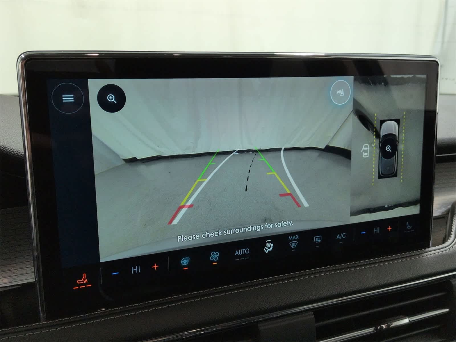 Thumbnail: 2023 Lincoln Corsair - 22