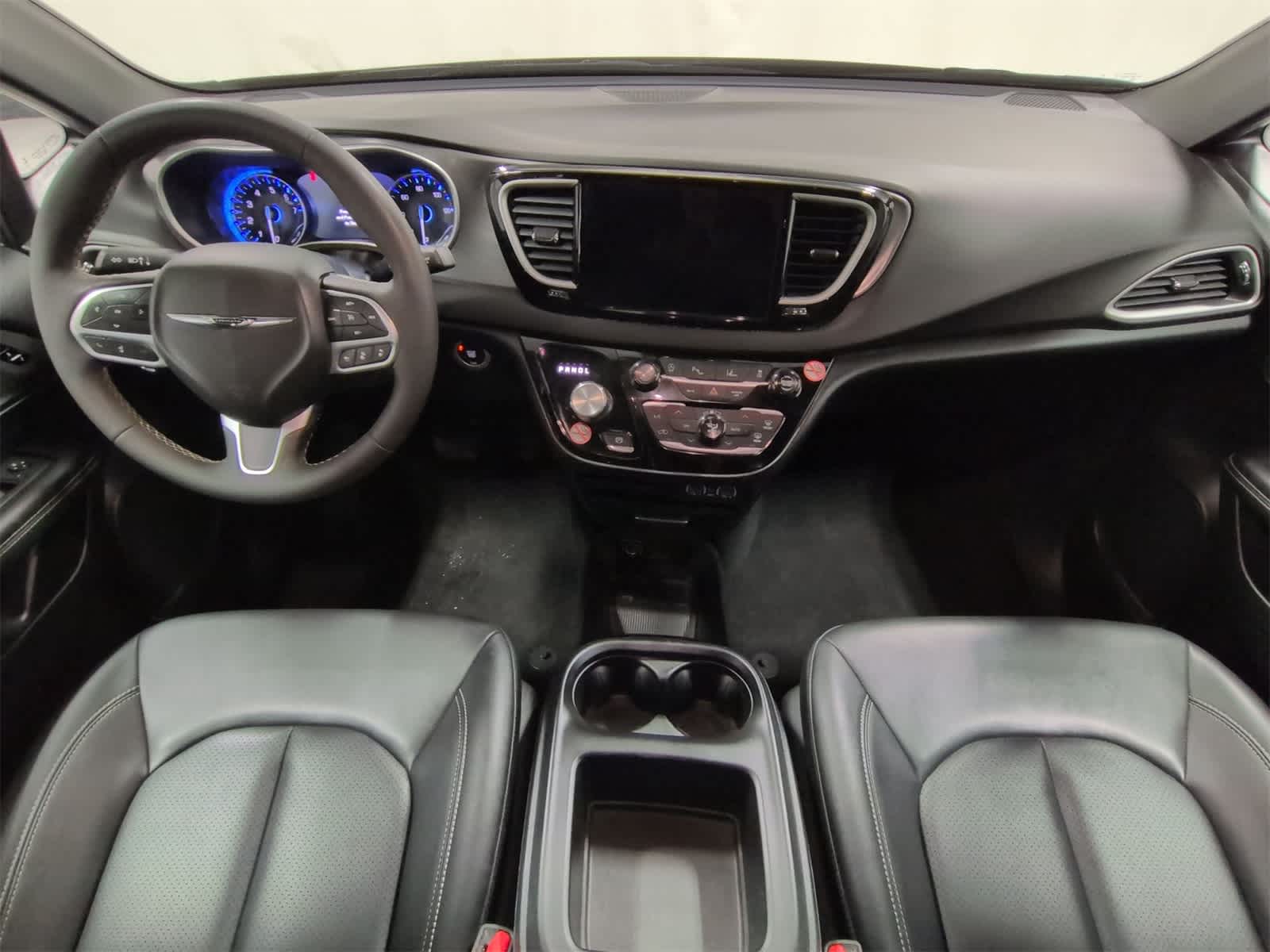 Thumbnail: 2025 Chrysler Pacifica - 16