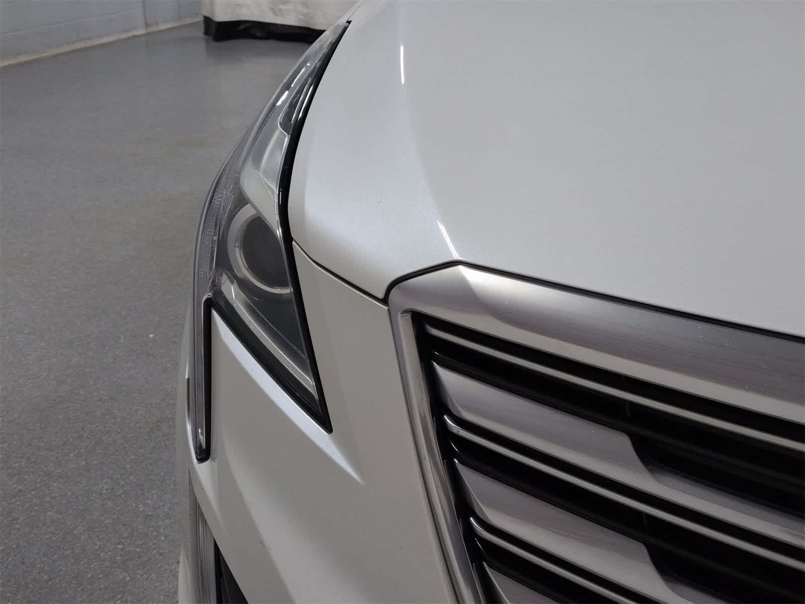 Thumbnail: 2017 Cadillac XT5 - 11