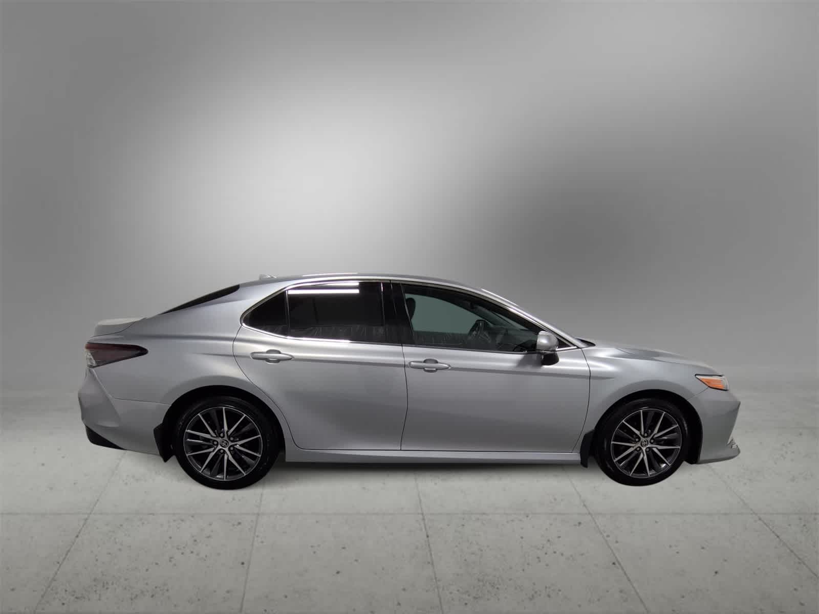 Thumbnail: 2022 Toyota Camry - 9