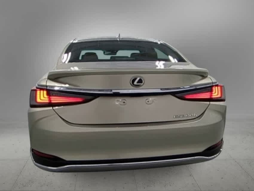 Thumbnail: 2023 Lexus ES - 7