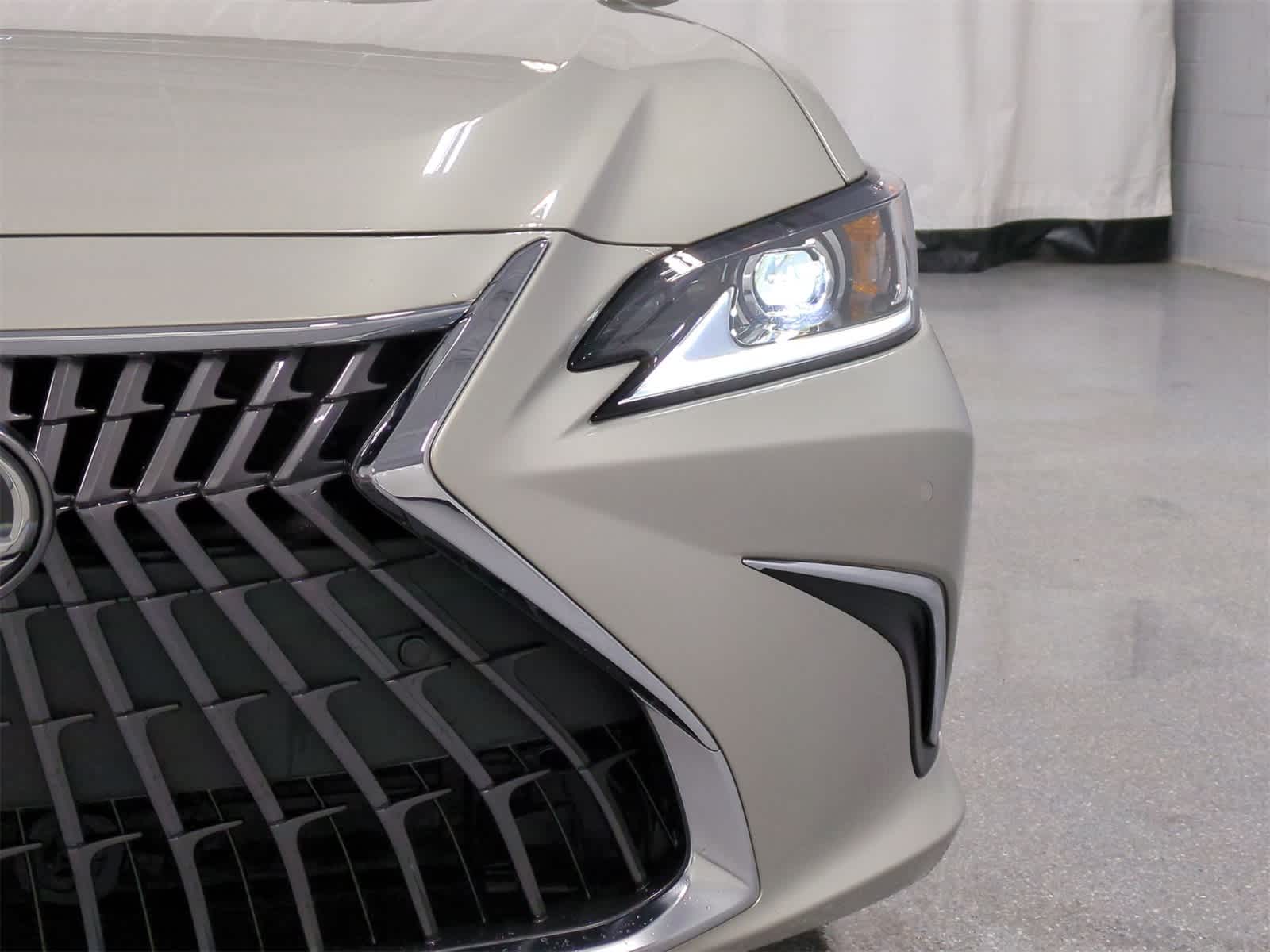 Thumbnail: 2023 Lexus ES - 11