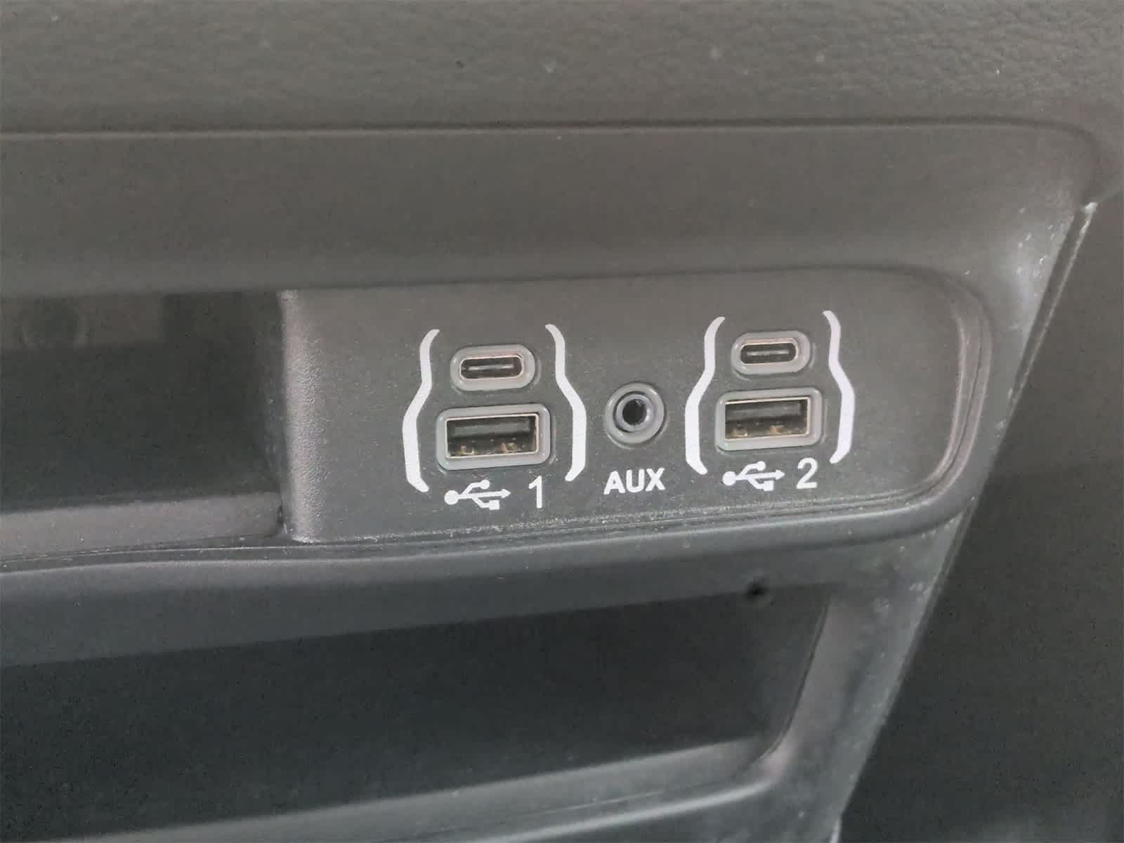 Thumbnail: 2025 Chrysler Pacifica - 30