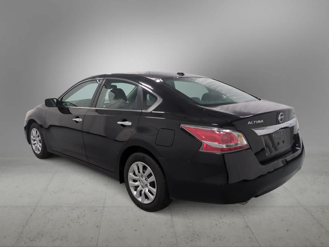 Thumbnail: 2015 Nissan Altima - 6