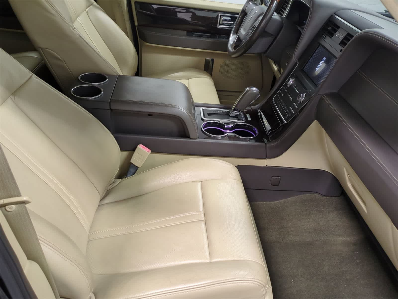 Thumbnail: 2017 Lincoln Navigator - 24