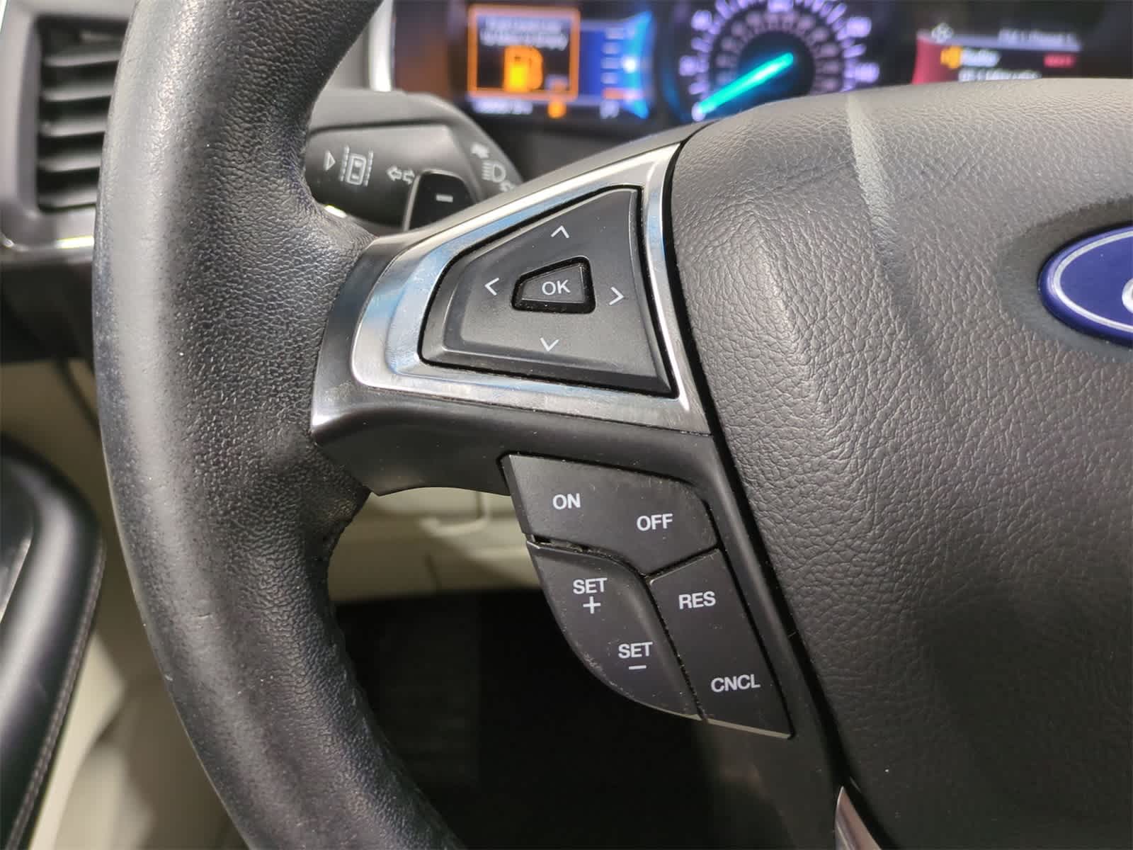 Thumbnail: 2020 Ford Edge - 24