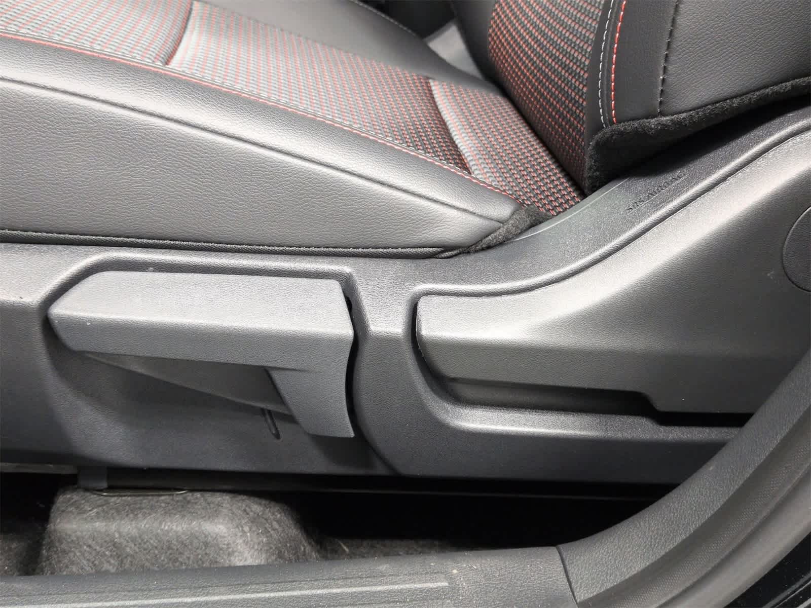 Thumbnail: 2025 Nissan Kicks - 18