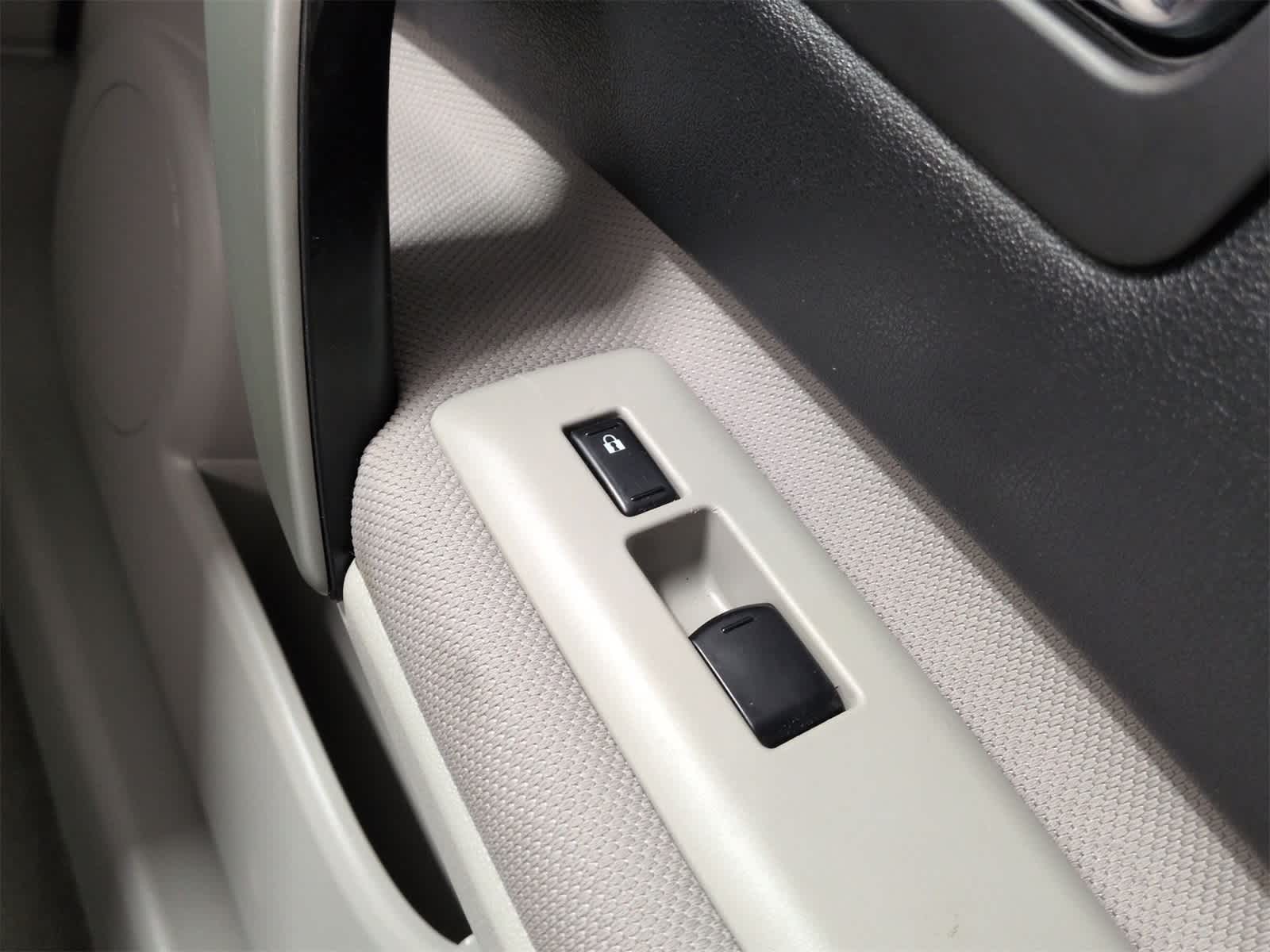 Thumbnail: 2014 Nissan Rogue - 25