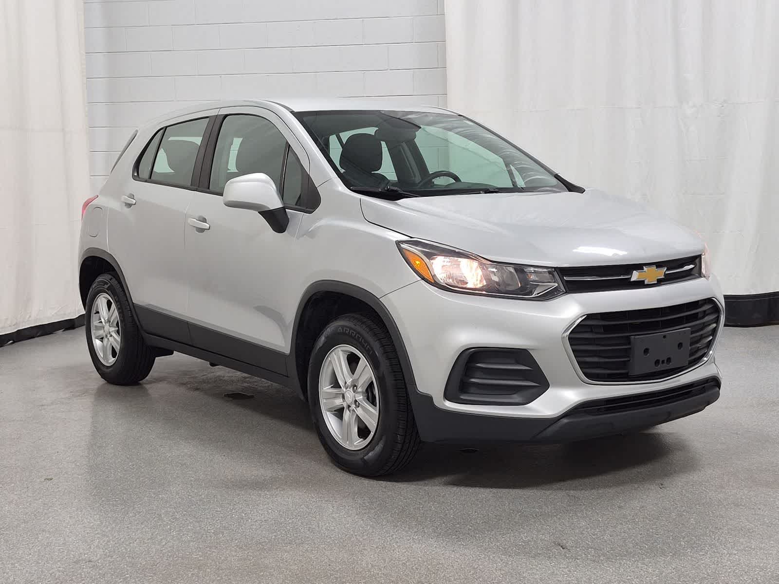 Used 2019 Chevrolet Trax LS with VIN 3GNCJNSBXKL294297 for sale in Farmington, MI