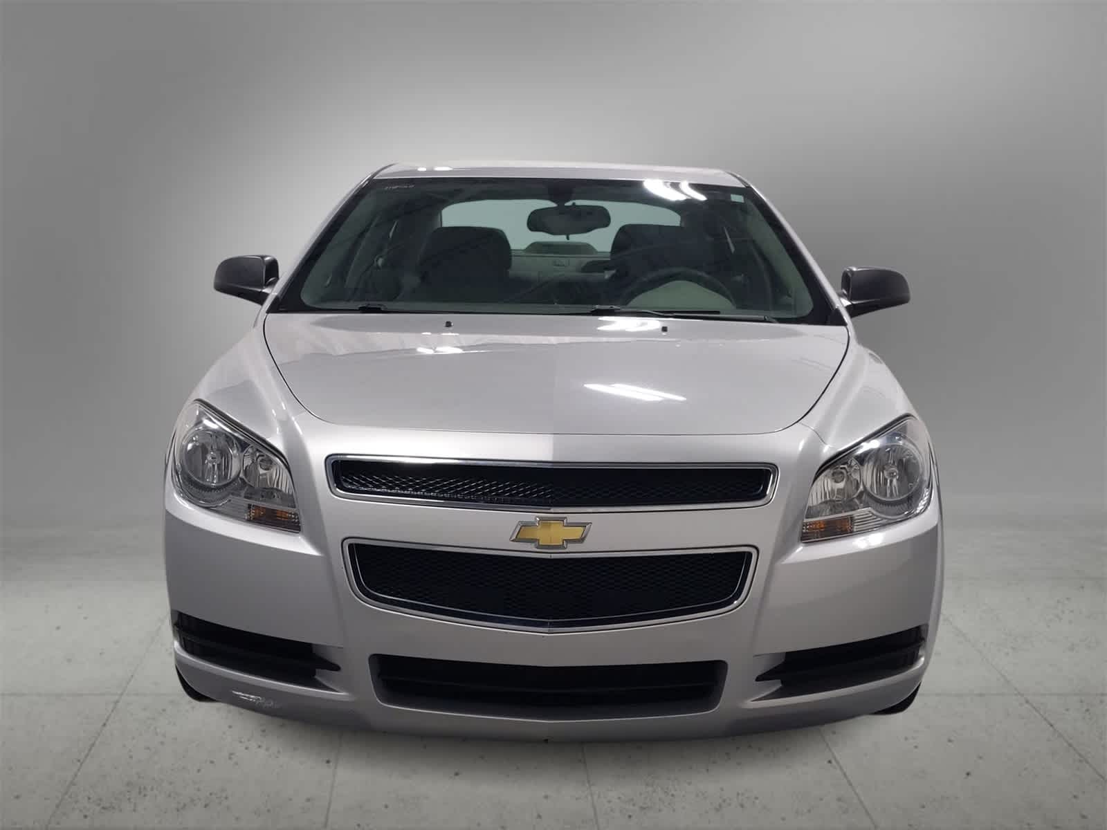 Thumbnail: 2011 Chevrolet Malibu - 3