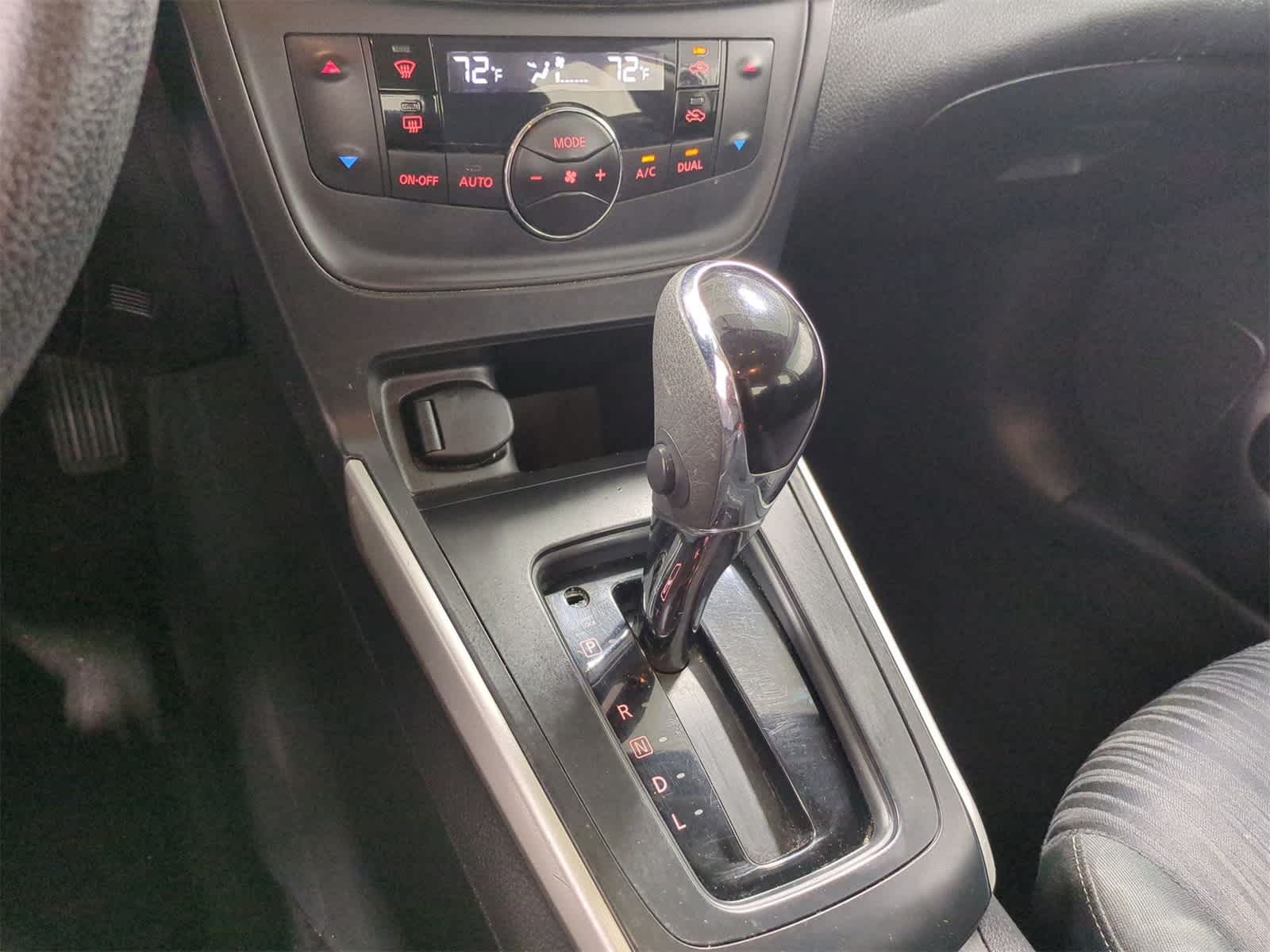 Thumbnail: 2018 Nissan Sentra - 30