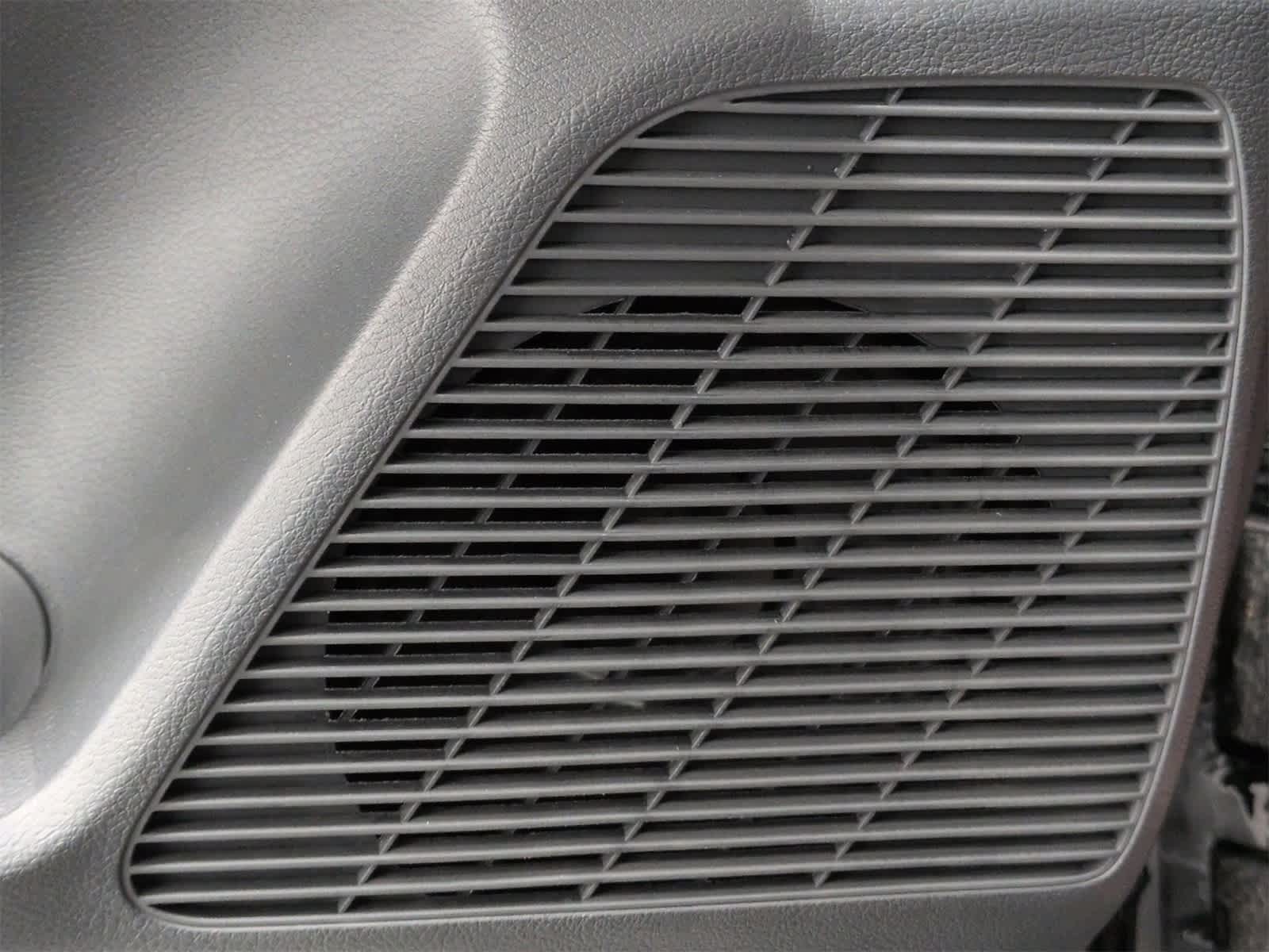 Thumbnail: 2025 Nissan Kicks - 30