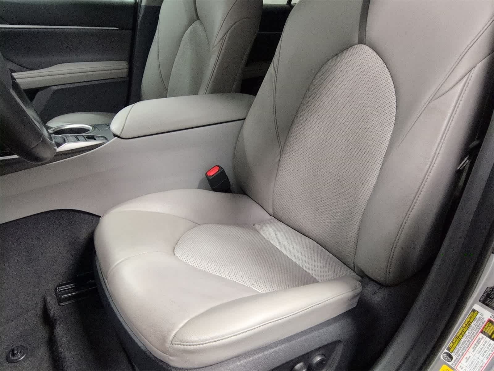 Thumbnail: 2022 Toyota Camry - 17