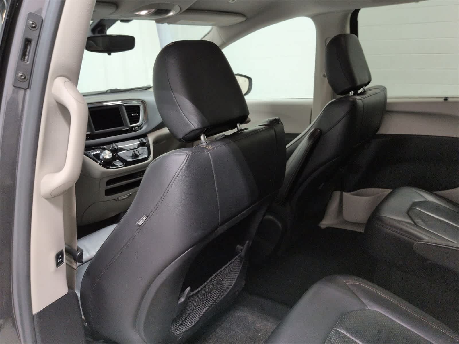 Thumbnail: 2018 Chrysler Pacifica - 19