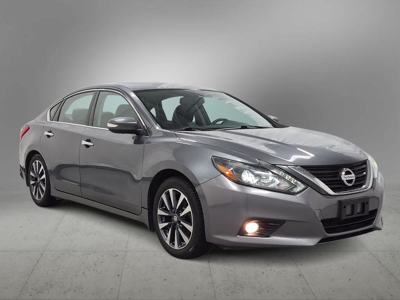 Used 2017 Nissan Altima Base with VIN 1N4AL3AP1HN314771 for sale in Farmington, MI