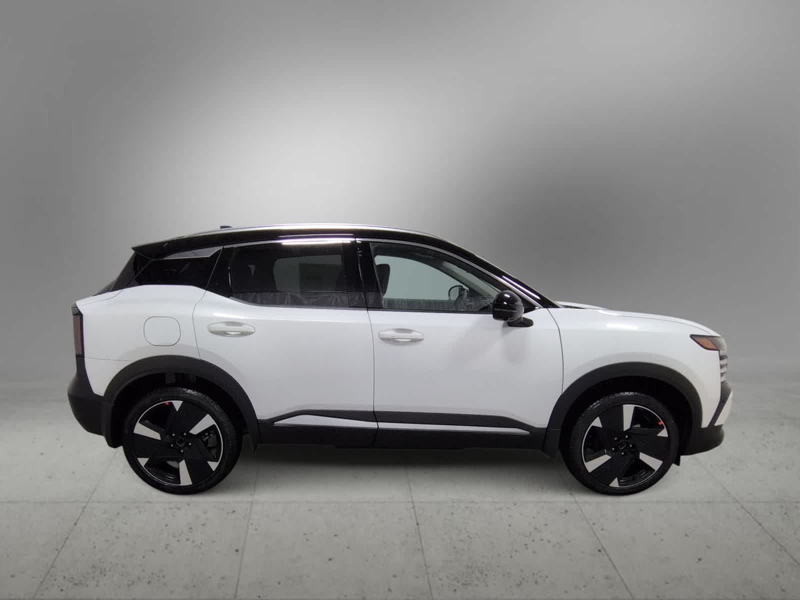 Thumbnail: 2026 Nissan Kicks - 9