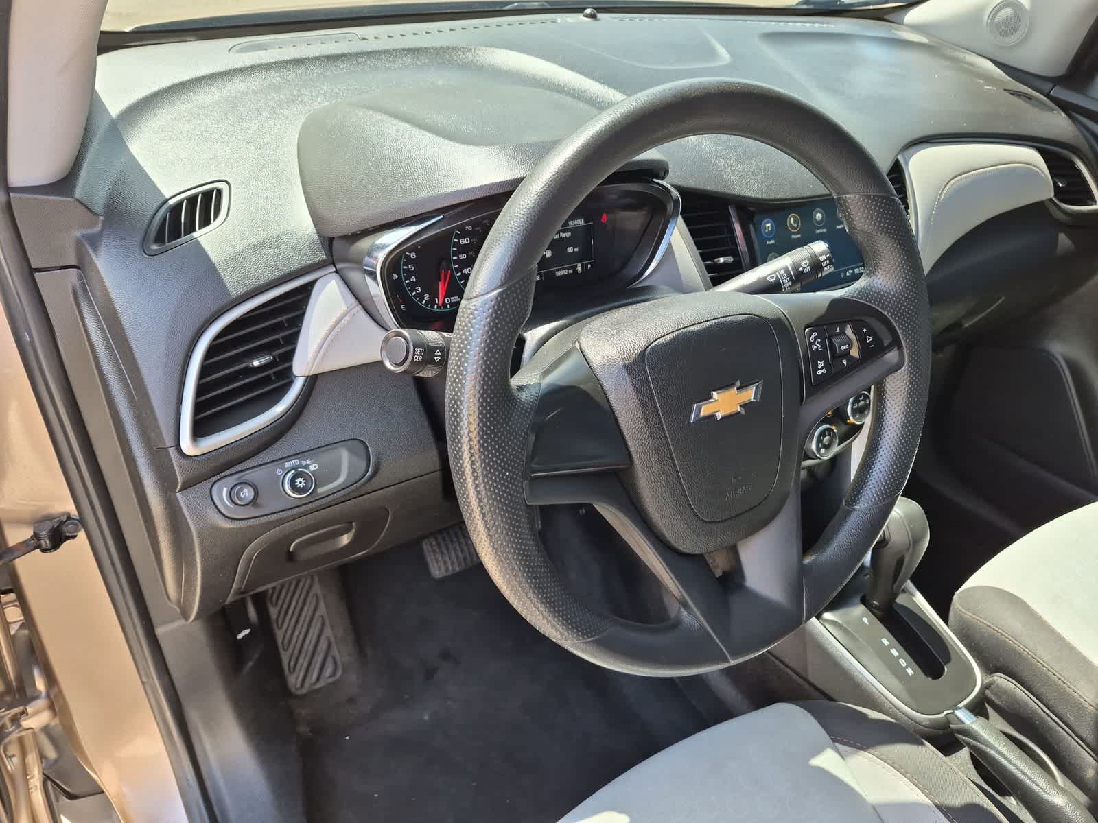 Thumbnail: 2018 Chevrolet Trax - 9