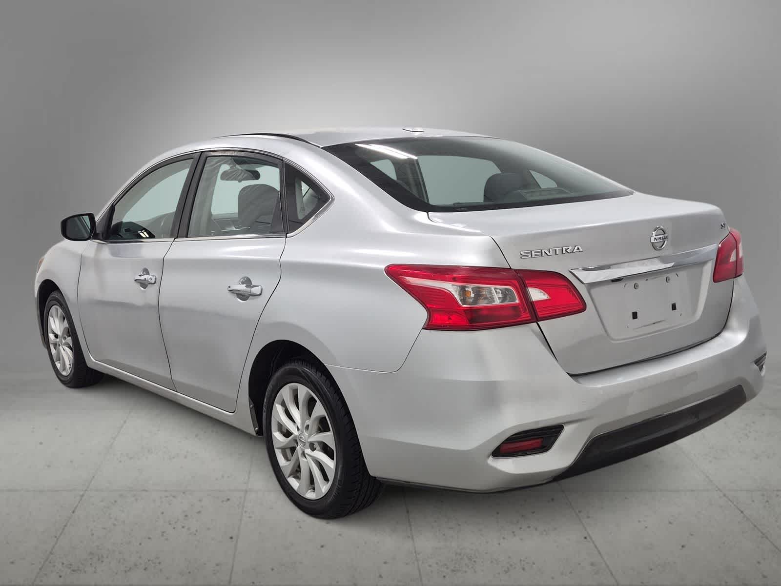 Thumbnail: 2018 Nissan Sentra - 6
