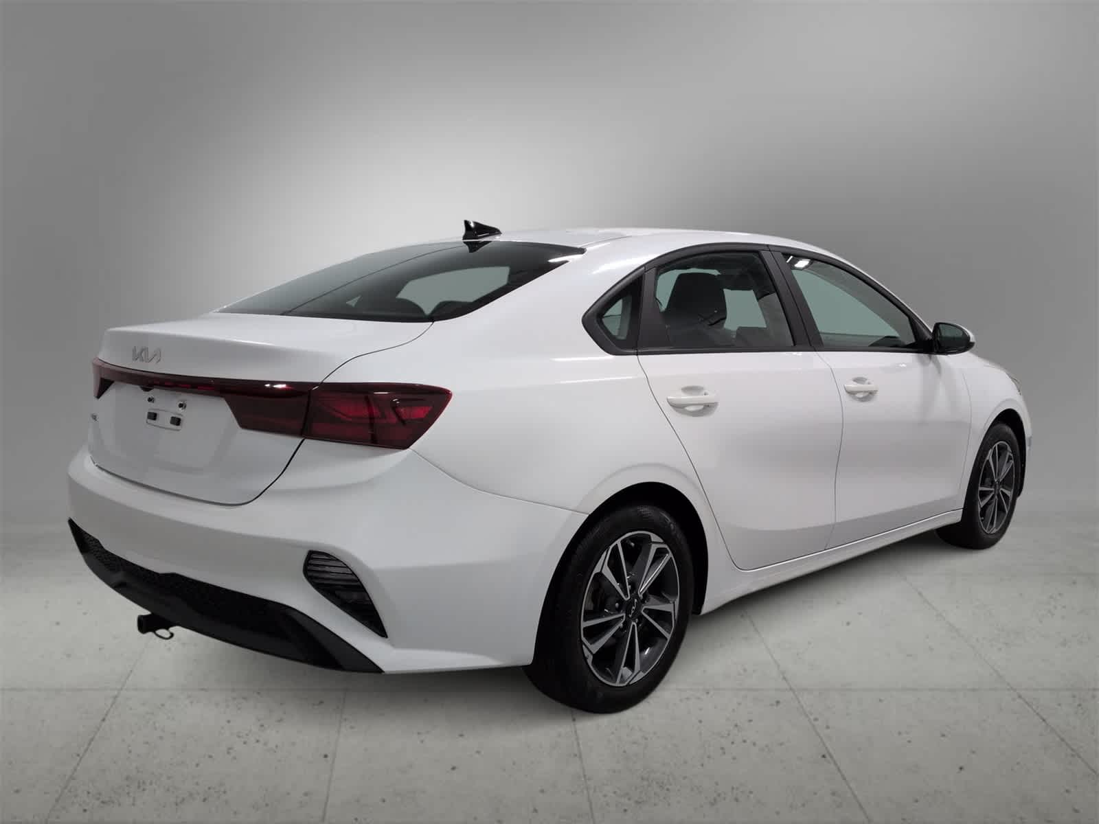 Thumbnail: 2023 Kia Forte - 8