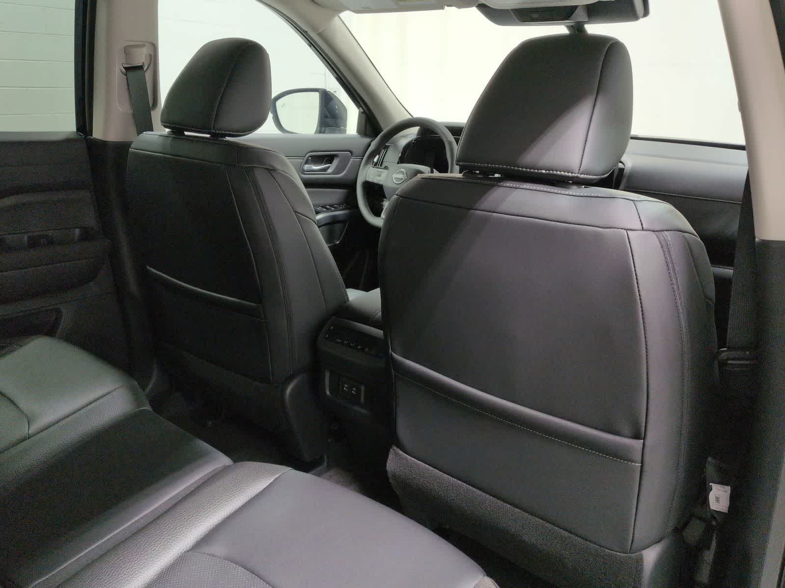 Thumbnail: 2026 Nissan Pathfinder - 17