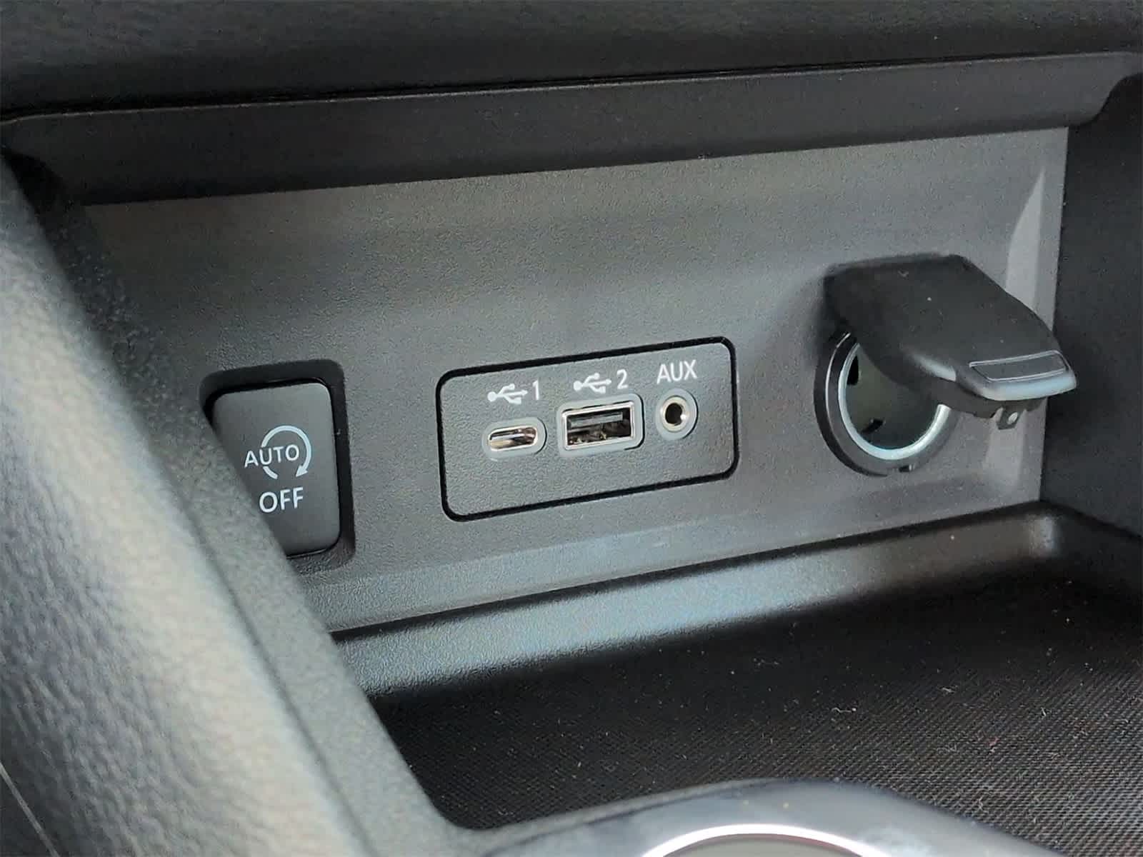 Thumbnail: 2025 Nissan Sentra - 31