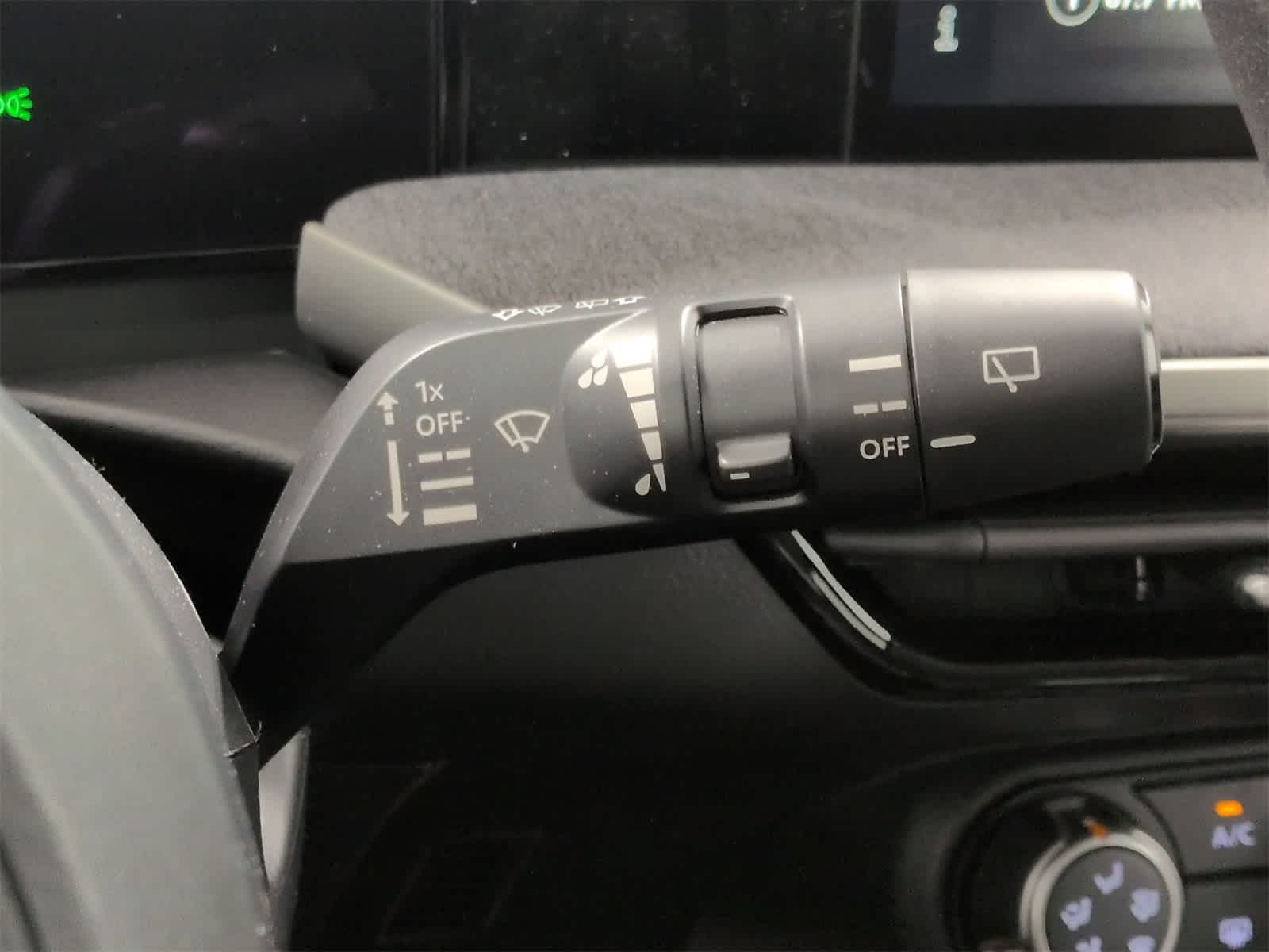 Thumbnail: 2025 Nissan Kicks - 26